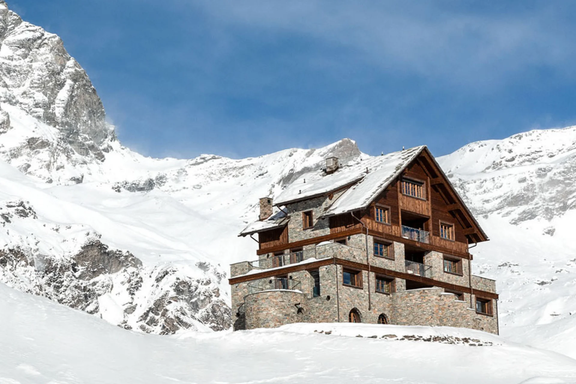 Luxury hotels, chalets & suites in Cervinia – Aosta Valley