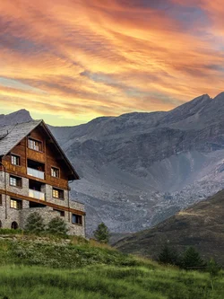Luxury hotels, chalets & suites in Cervinia – Aosta Valley