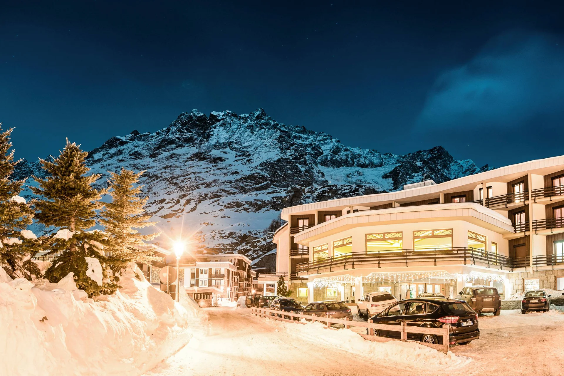 Luxury hotels, chalets & suites in Cervinia – Aosta Valley