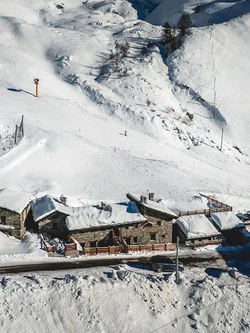 Luxury hotels, chalets & suites in Cervinia – Aosta Valley