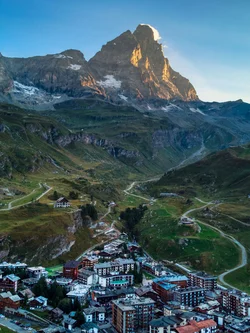 Luxury hotels, chalets & suites in Cervinia – Aosta Valley